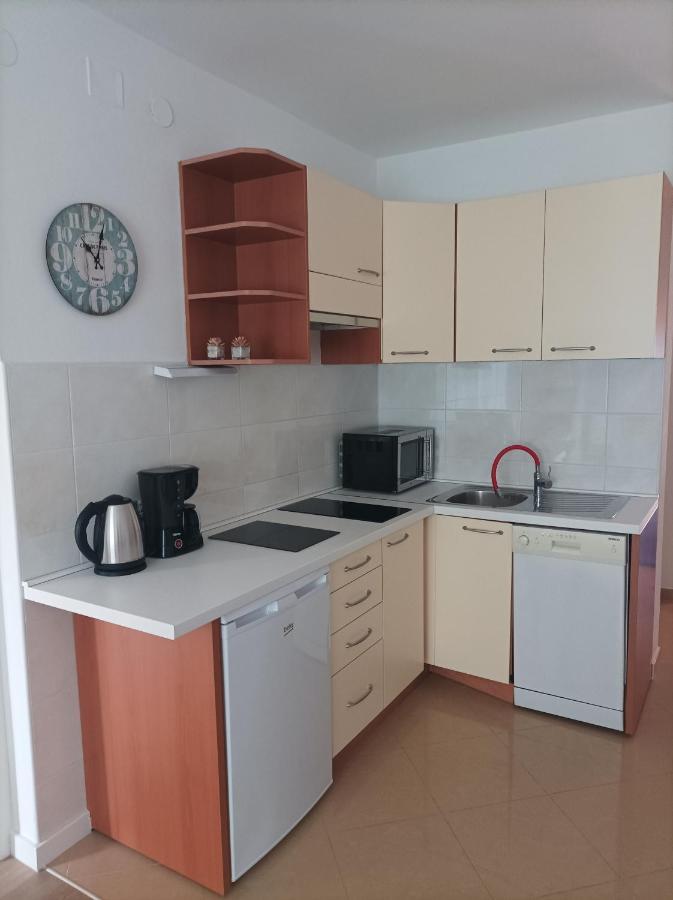 Neda Apartmani Mali Losinj Luaran gambar